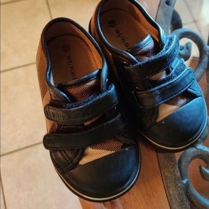 Toddler Burberry Sneakers Size 21 (6BB)
